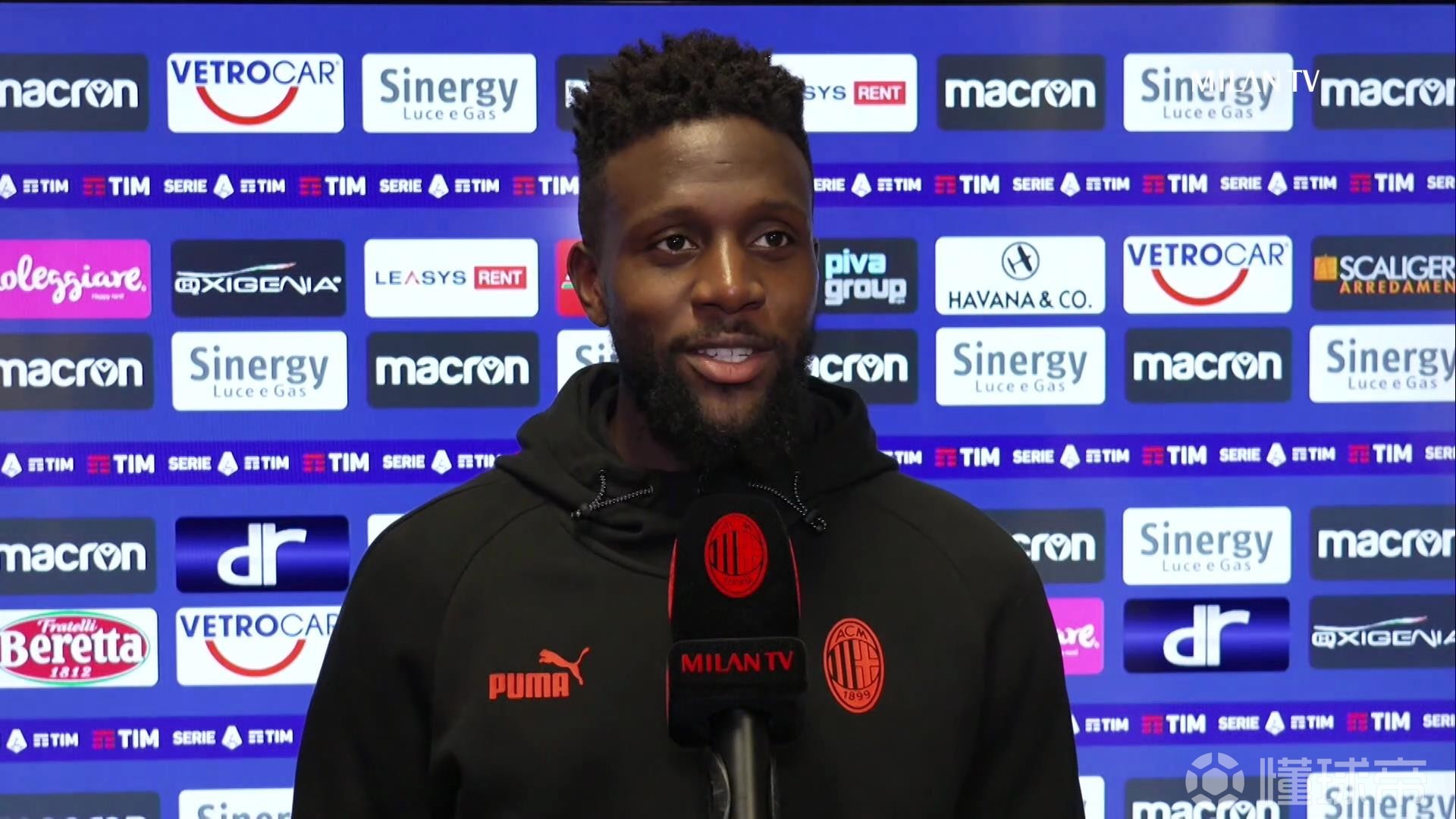 融入国际足 融入国际足